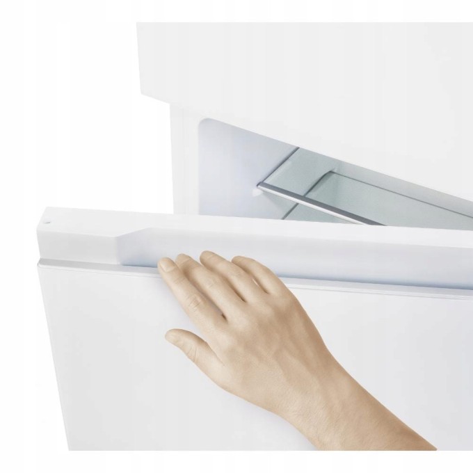 Niska Lodówka Chłodziarko-Zamrażarka Philco 143cm Pojemna 204L.jpg