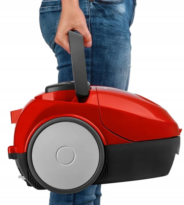 Mały-Lekki-Odkurzacz-Workowy-850W-Sencor-Czerwony.jpg
