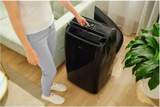 Przenośna-klimatyzacja-SENCOR-SAC-MT9079CH-WiFi-9000-BTU-A++-|-chłodzi-|-grzeje-|-osusza-|-35m².jpg