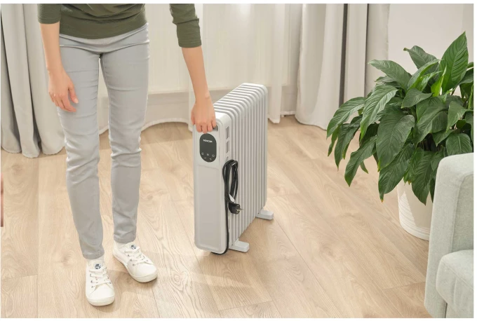 Grzejnik olejowy Sencor 2500 W  13 żeber FLAT SHAPE  Cyfrowy panel i pilot  Tryb ECO  Timer 24h  Bezpieczny i cichy (2).jpg